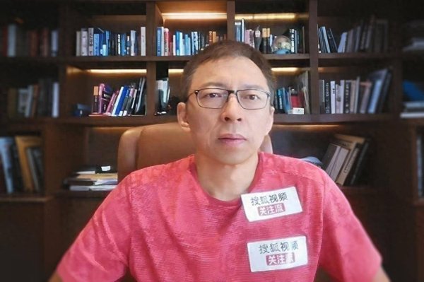 恩卓中盈 金属项链缘何变“夺命索”？《张朝阳的英语课》教你用英语解读热点通晓科学常识