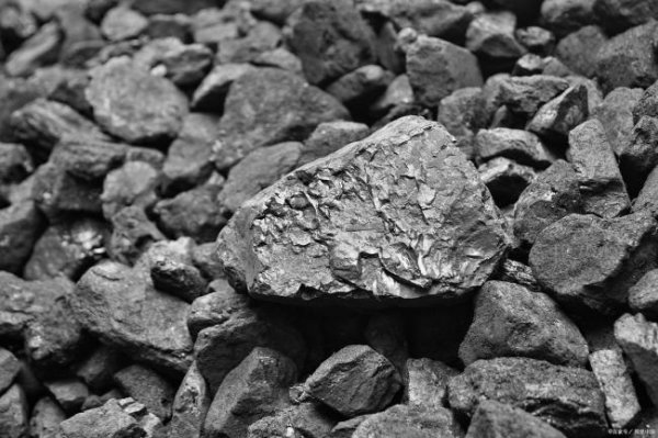 中融证券 中国稀土：全球高端制造的命门 精准战略反制